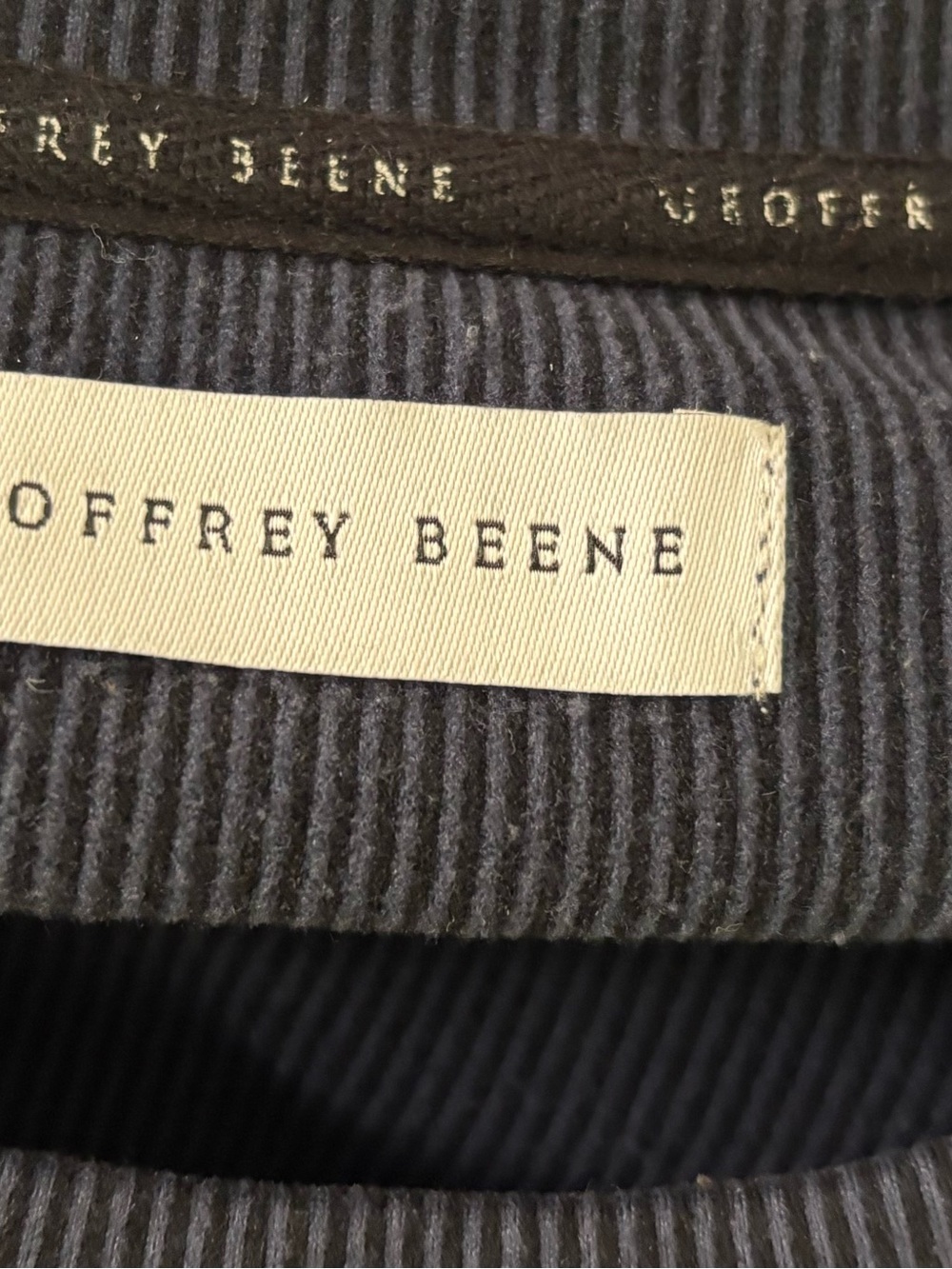Geoffrey Beene Men's Navy Ribbed Long-Sleeve Shirt – Size Medium - Picture 3 of 3